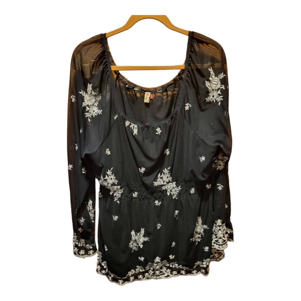 Seven long sleeve embroidered blouse Size 18/20